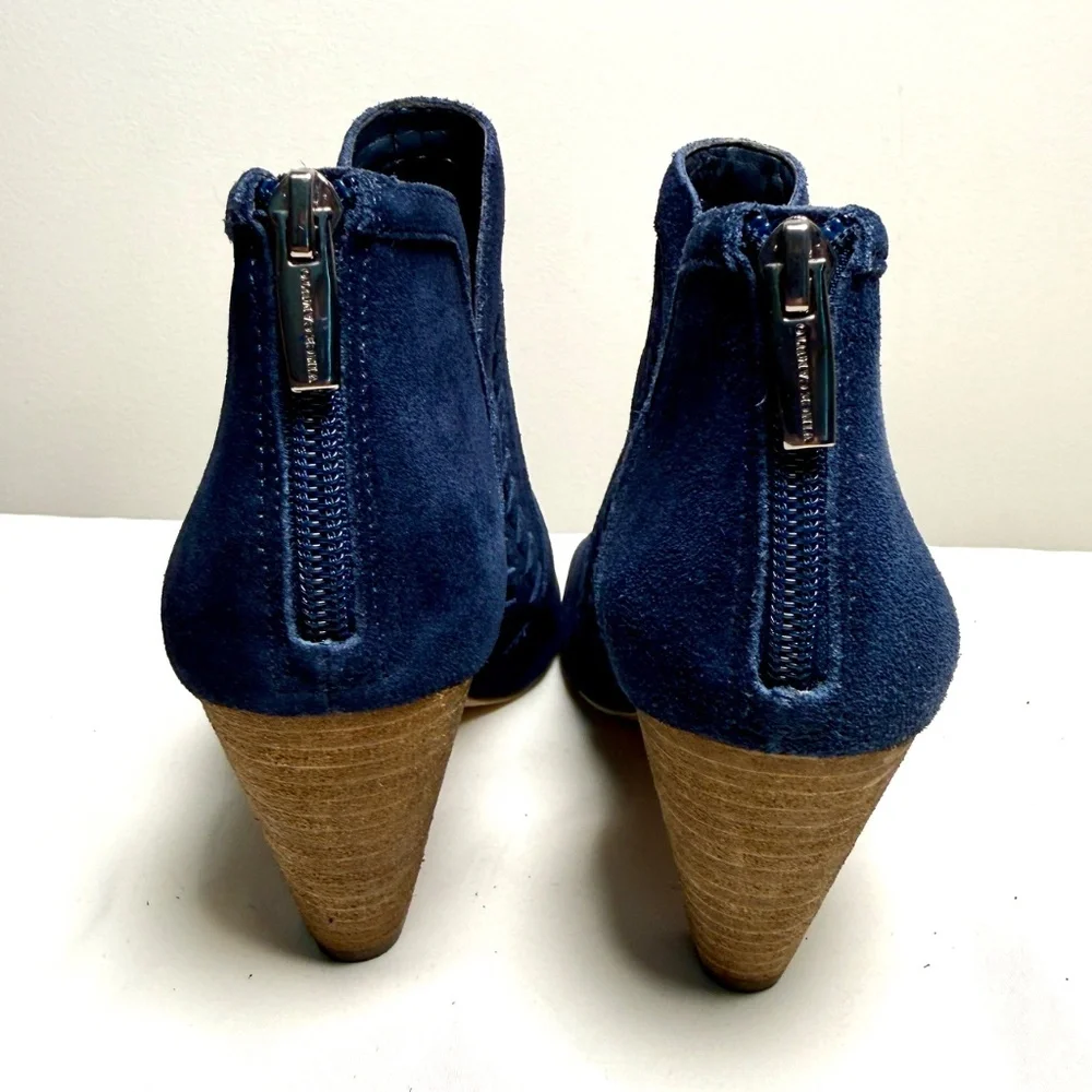Vince Camuto Ebelin Navy Suede Peep Toe Booties Size 7 Laser Cut Block Heel